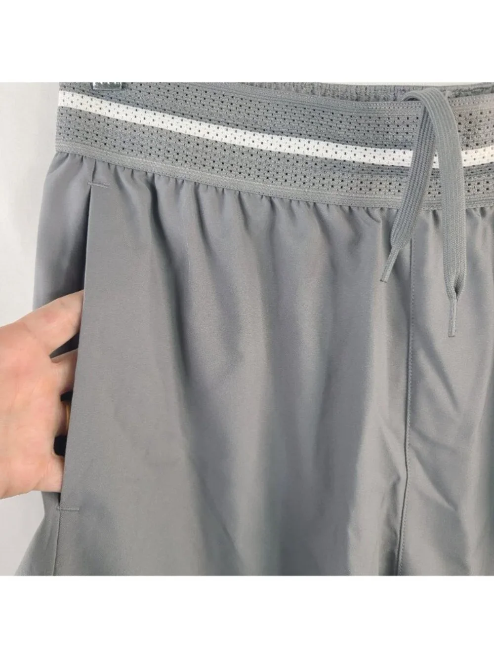 NEW Adidas Men's Crazy Light Basketball Shorts Loose Fit Gray 9" Inseam L - Picture 3 of 5